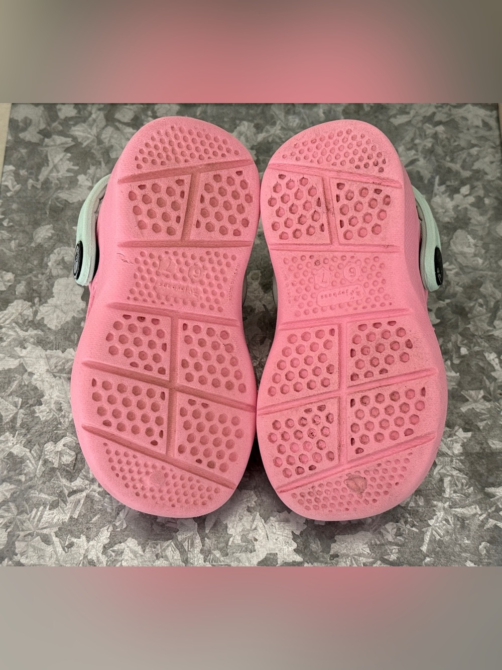 Kids Joybees Pink Clog with Mint Heel Strap Harper Sandal, Size 6/7 - Picture 7 of 8
